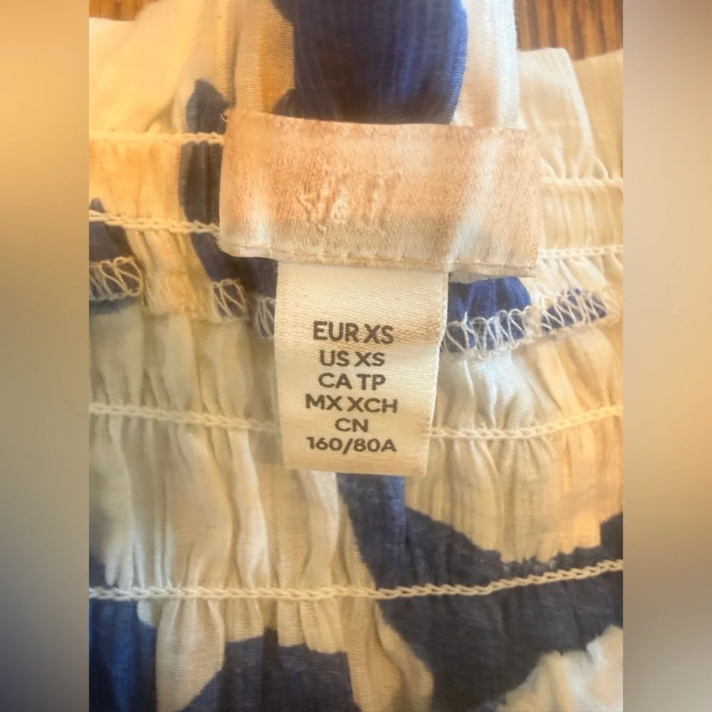 H&M Blue and White Floral off the shoulder short dress XS - Picture 6 of 7